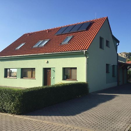 Pension Marketa Mikulov Exteriör bild