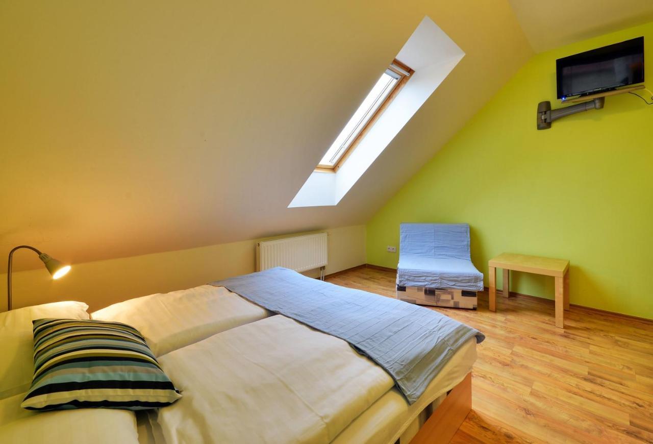 Pension Marketa Mikulov Exteriör bild