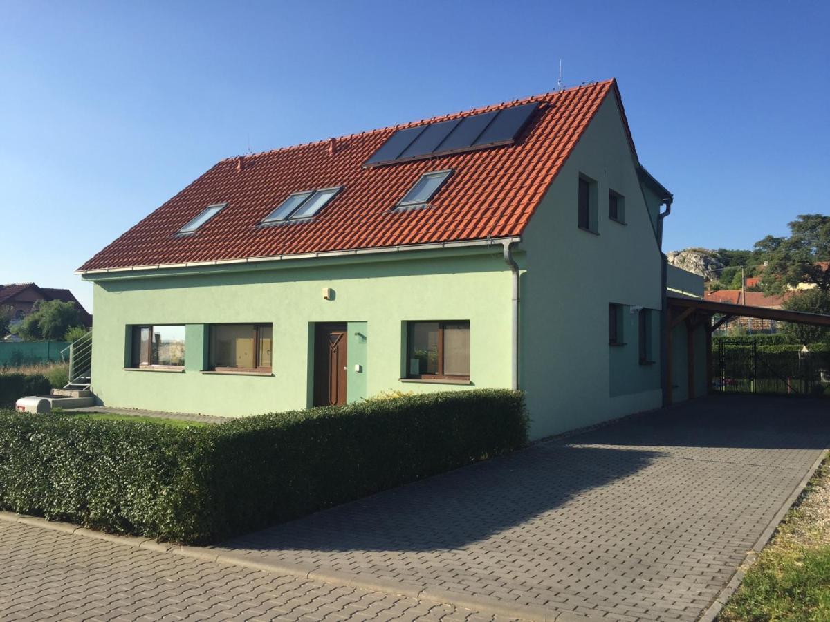 Pension Marketa Mikulov Exteriör bild